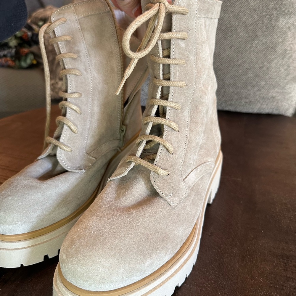 Elegant Lace-Up Women's Boots in Cream